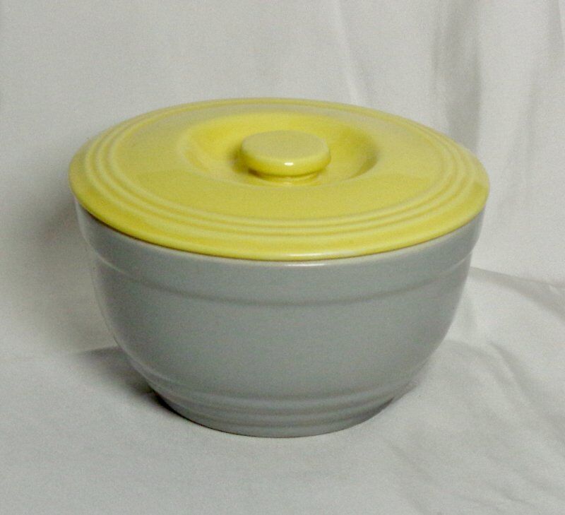 Vintage Hall Ovenware refrigerator bowl 5.5\