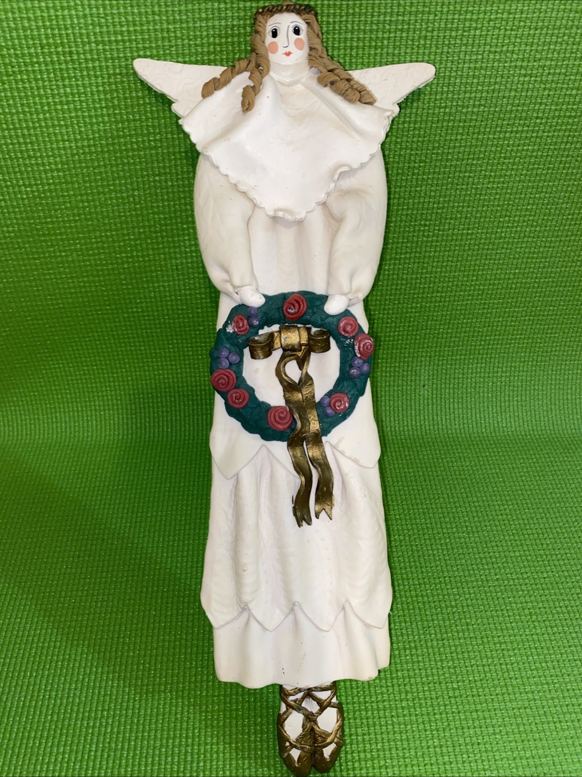 VTG Cynthia Madrid Angel Wreath 17” Wall Hanging Christmas Midwest Cannon Falls