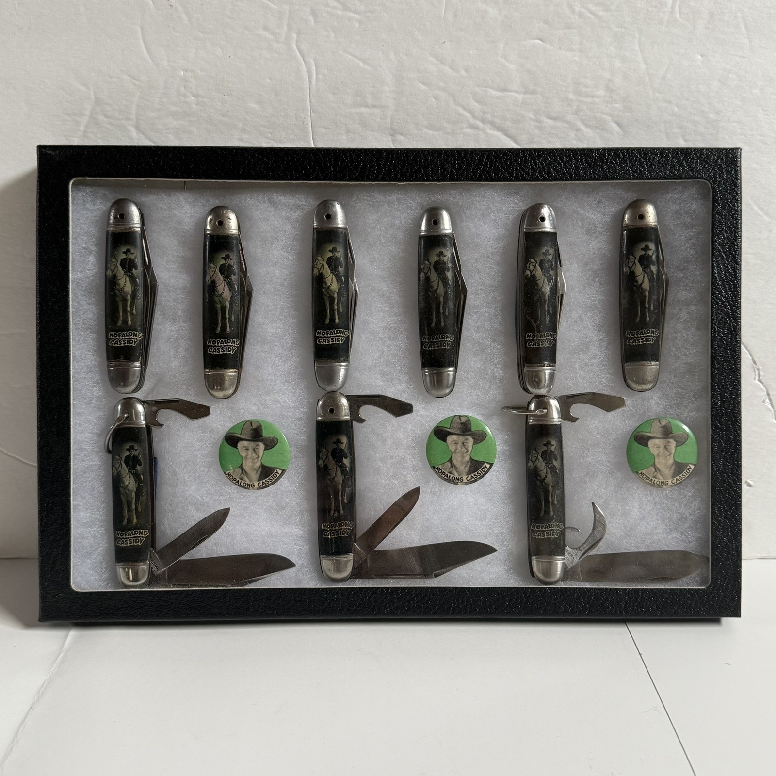9 Vintage Hopalong Cassidy Pocket Knife Display & 3 Vintage Pinback Buttons