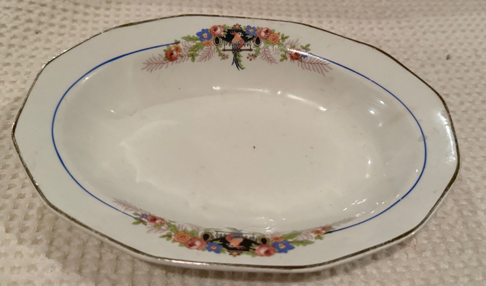 1930\'s Parrot Serving Dish Bowl from Penn, China Gold Trimmed 7”x5”