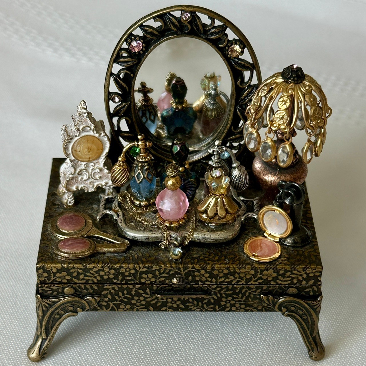 Vintage Sweet Romance USA Vanity Trinket Box Miniature Perfume Dresser- See Note