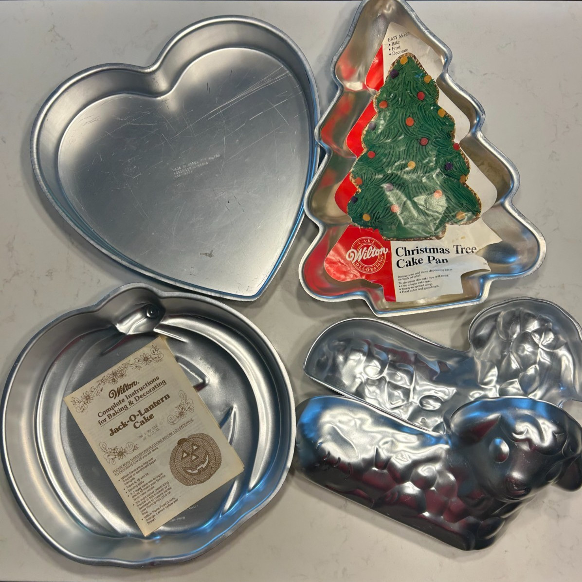 Lot 4 Vintage Wilton Holiday Cake Pans