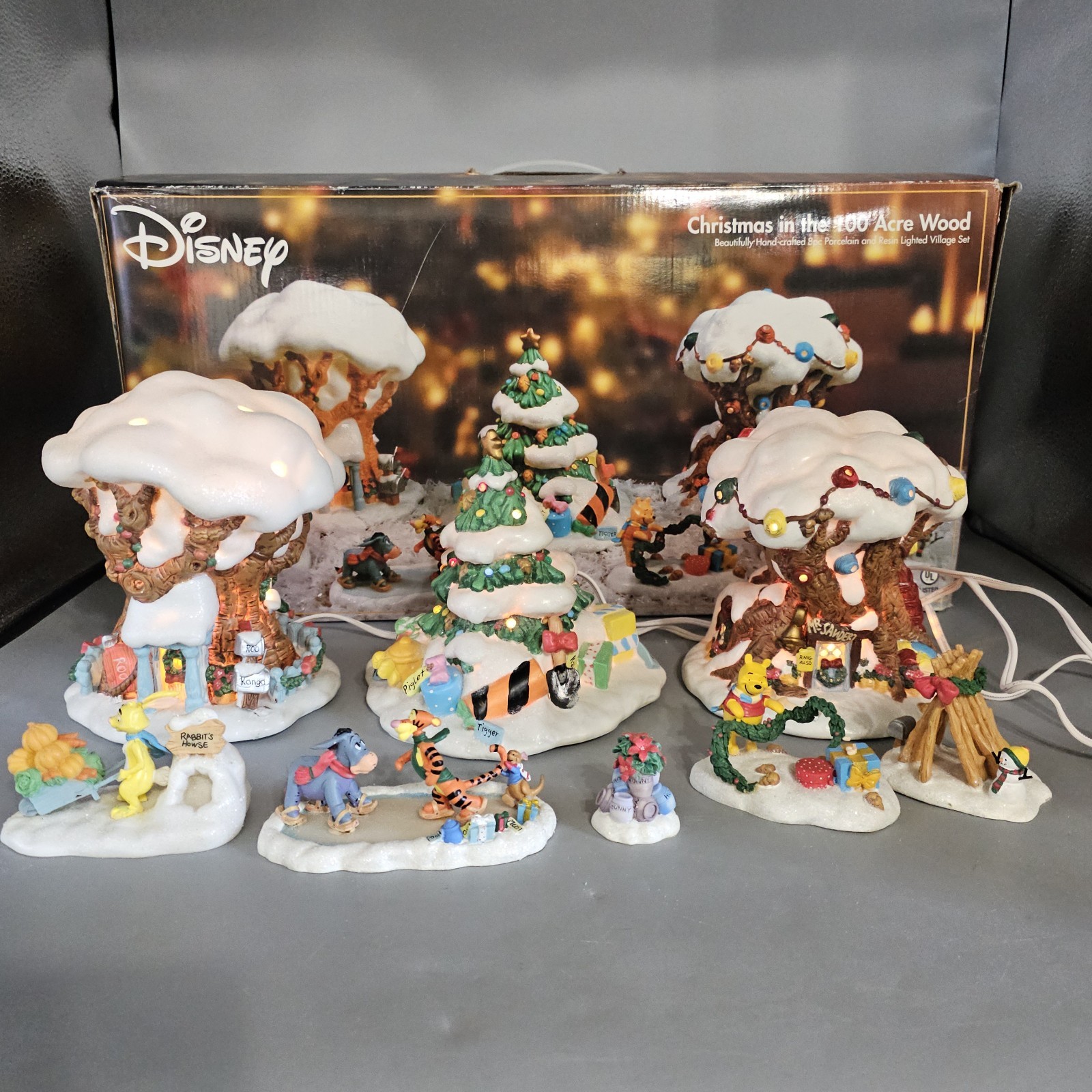 Disney Winnie The Pooh Christmas in the 100 Acre Wood Lighted W/Box Tested