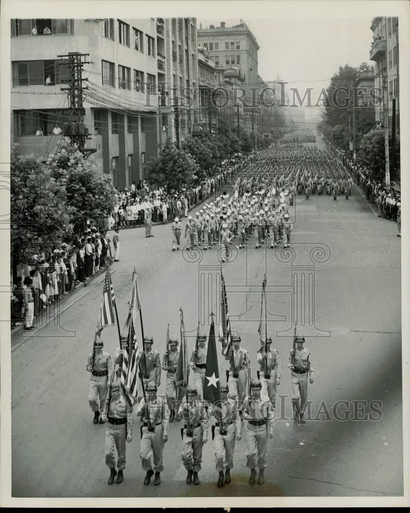 1948 Press Photo Soldiers March in Fourth of July Parade in Tokyo, Japan