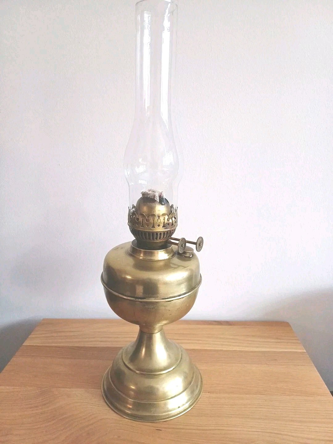 Vintage  English  duplex double burner  oil lamp with glass chimney. Good Order 