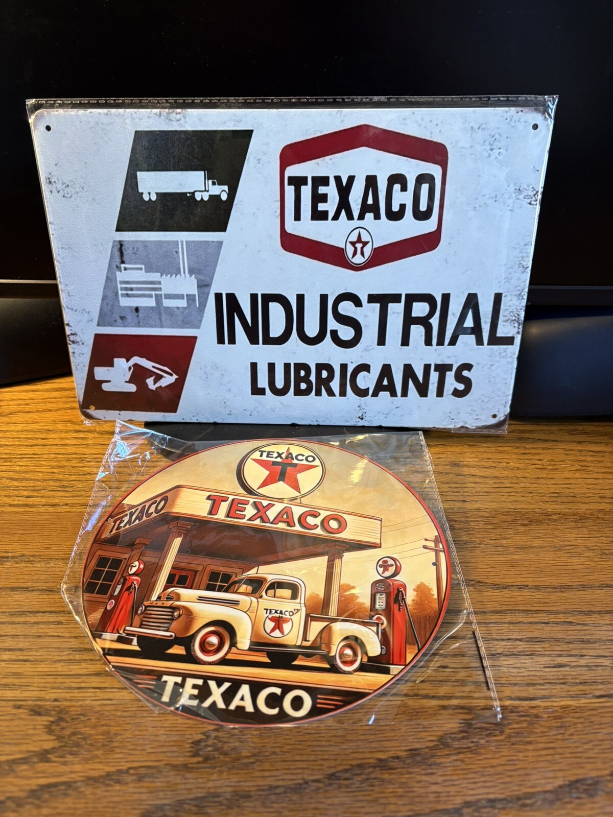 2-VINTAGE TEXACO INDUSTRIAL LUBRICANTS METAL SIGN 8x12”+8”DIA. TEXACO GAS STATIO