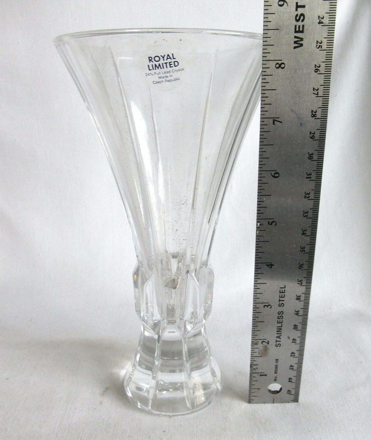VINTAGE ROYAL LIMITED CZECH REPUBLIC 24% LEAD CRYSTAL CLEAR VASE 8.5