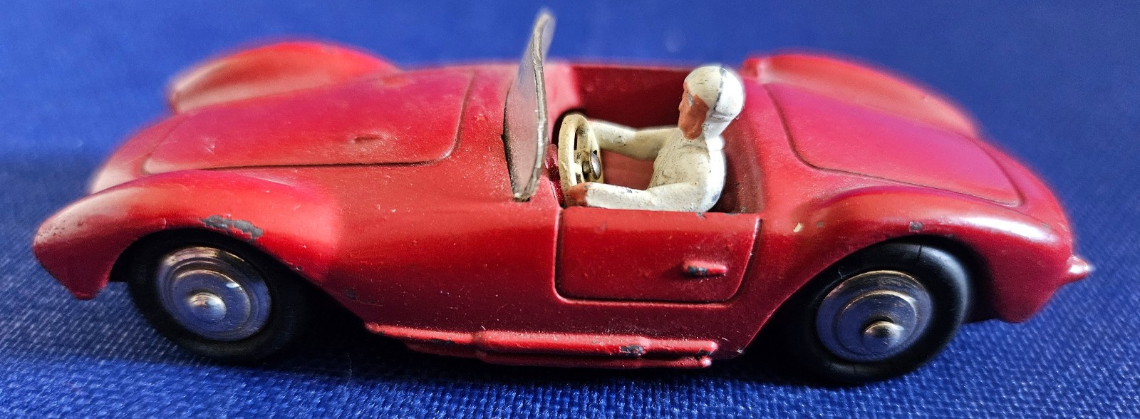 Dinky Toys 22A  Maserati Sport 2000 22A Made in France Vtg