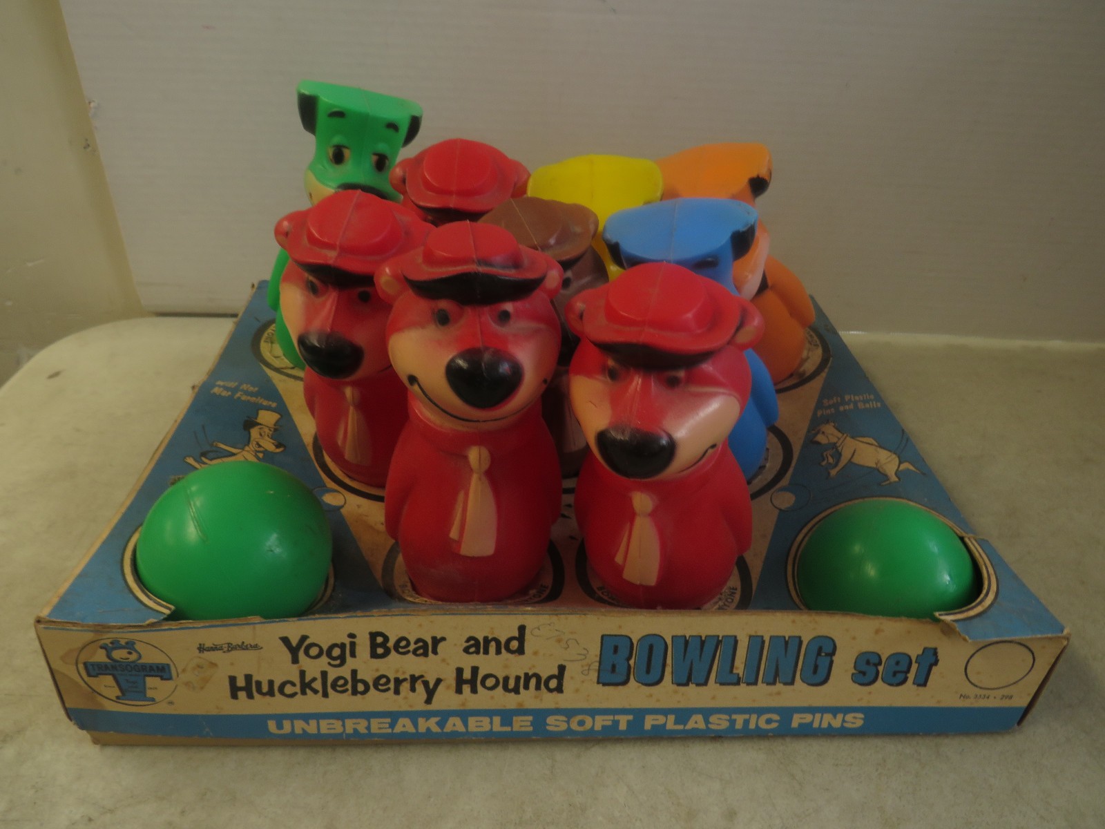 Vintage Yogi Bear and Huckleberry Hound Bowling Set in Box Hanna Barbera 1960's