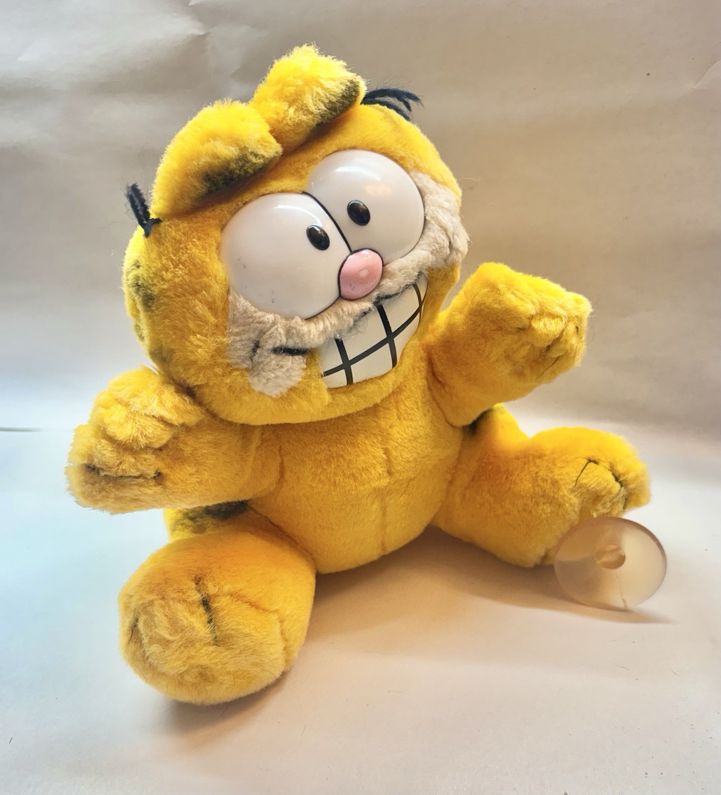 Vintage 1981 Garfield the Cat Stuck On You Plush Car Window Only 1 Suction Cups Vintage 1981 Garfield the Cat Stuck On You Plush Car Window Only 1 Suction Cups