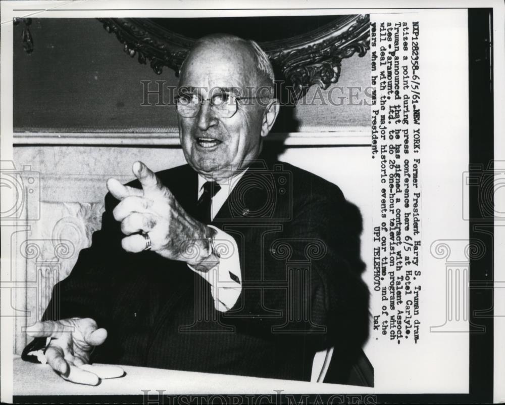1961 Press Photo Former President Truman At The Hotel Carlyle In New York