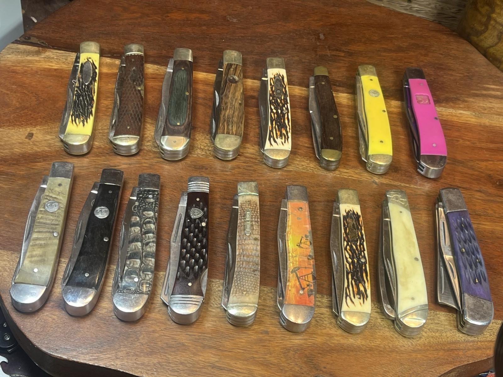 TSA CONFISCATED Hand Selected & Inspected Trapper Pocket Knife (Lot of 17)