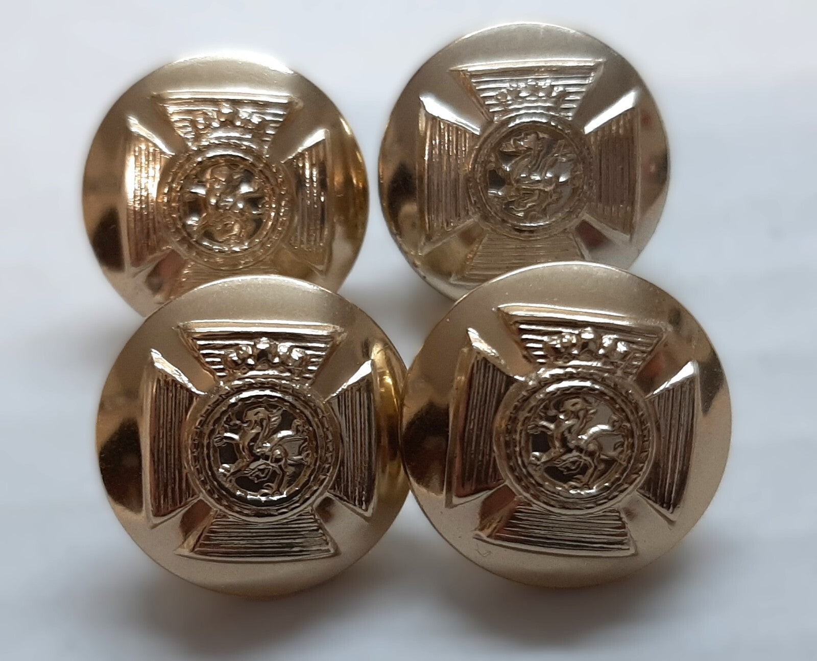 DERR Duke of Edinburgh\'s Royal Regiment British Army Insignia Buttons 30L X4
