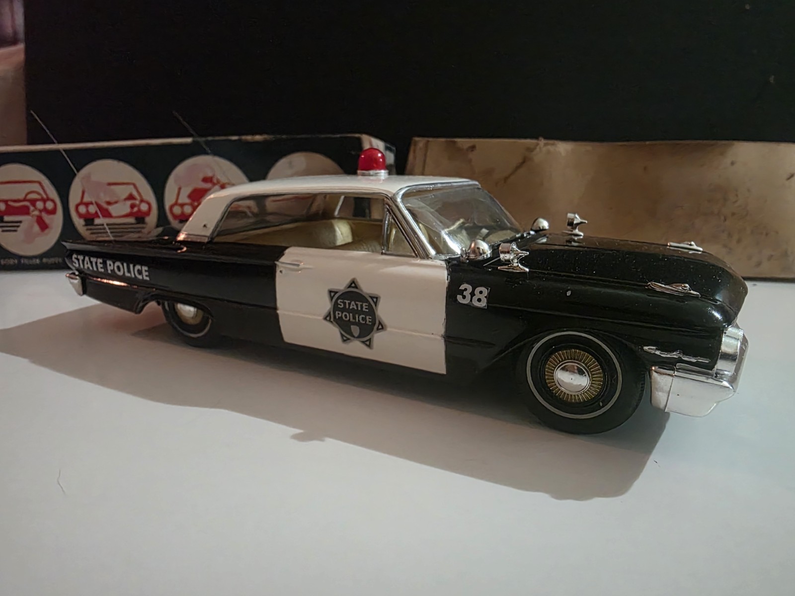 1961 Ford Victoria sedan Patrol car Original Survivor Model Car AMT 3N1 Screws