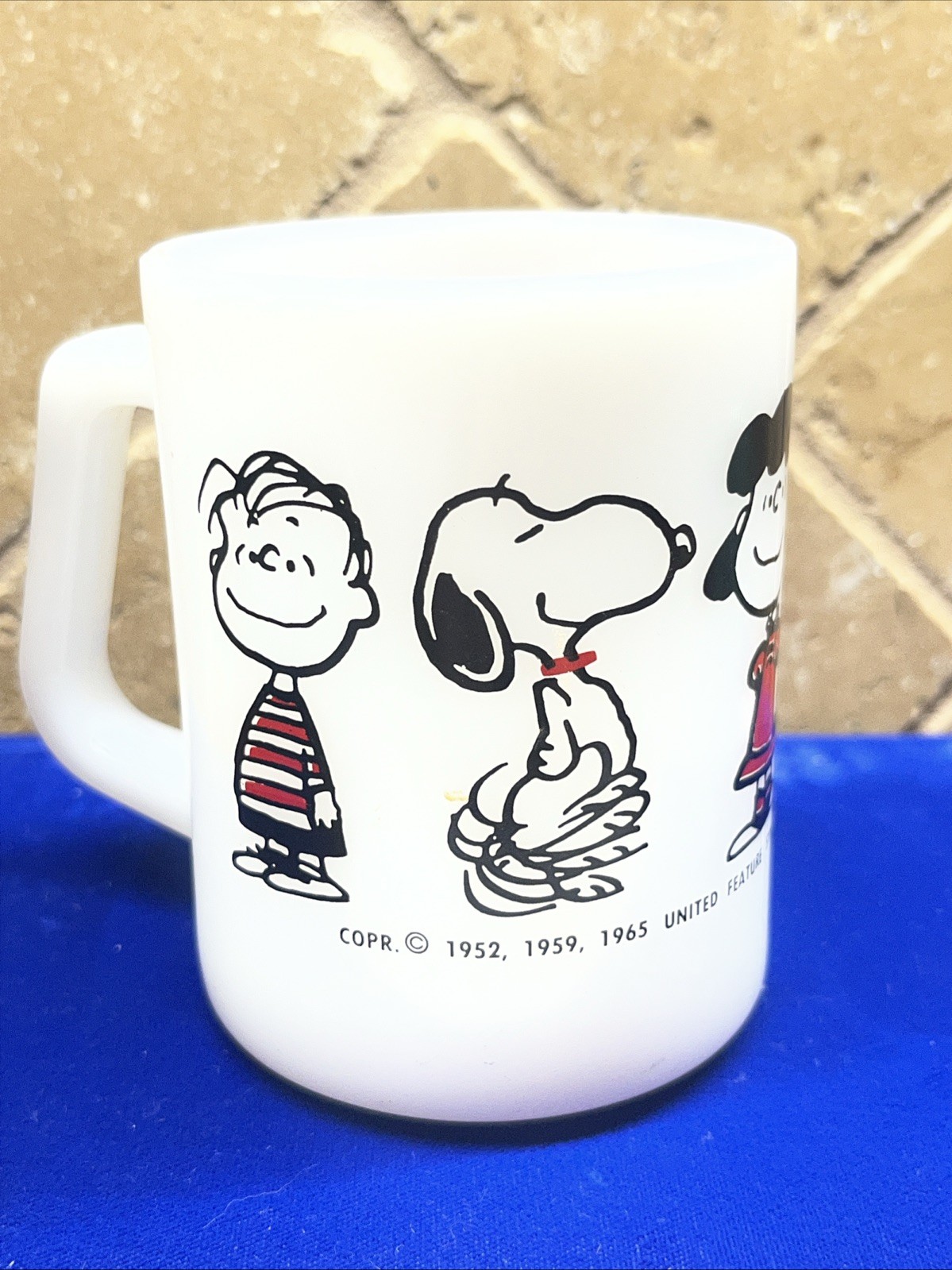 1965 Federal Milk Glass Peanuts Snoopy Charlie Brown Lucy Coffee Mug 1965 Federal Milk Glass Peanuts Snoopy Charlie Brown Lucy Coffee Mug