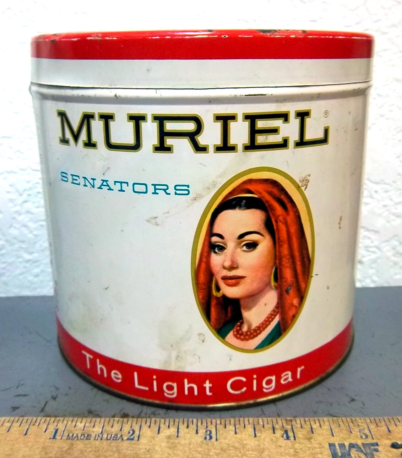 Round Vintage Muriel Senators (empty) Cigar Tin, the Light Cigar fantastic shape