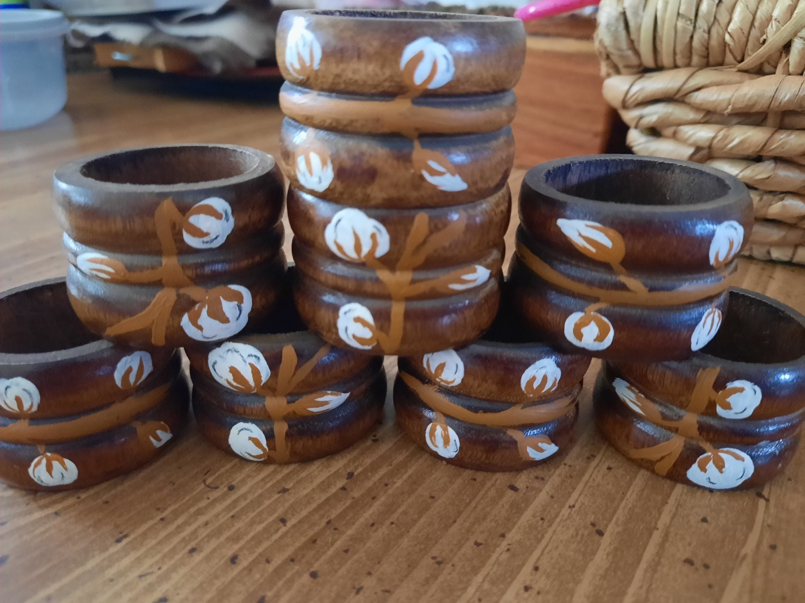 8 Vintage Handmade Wood Napkin Rings Handpainted Southern Cotton Blossom Pods
