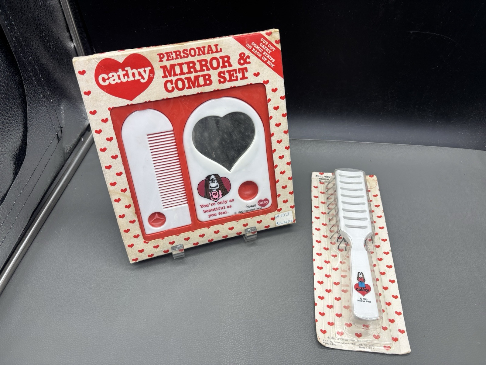 Vintage 1982 Cartoon/Comics Cathy Full Vent Hair Brush & Comb/Mirror Set NOS