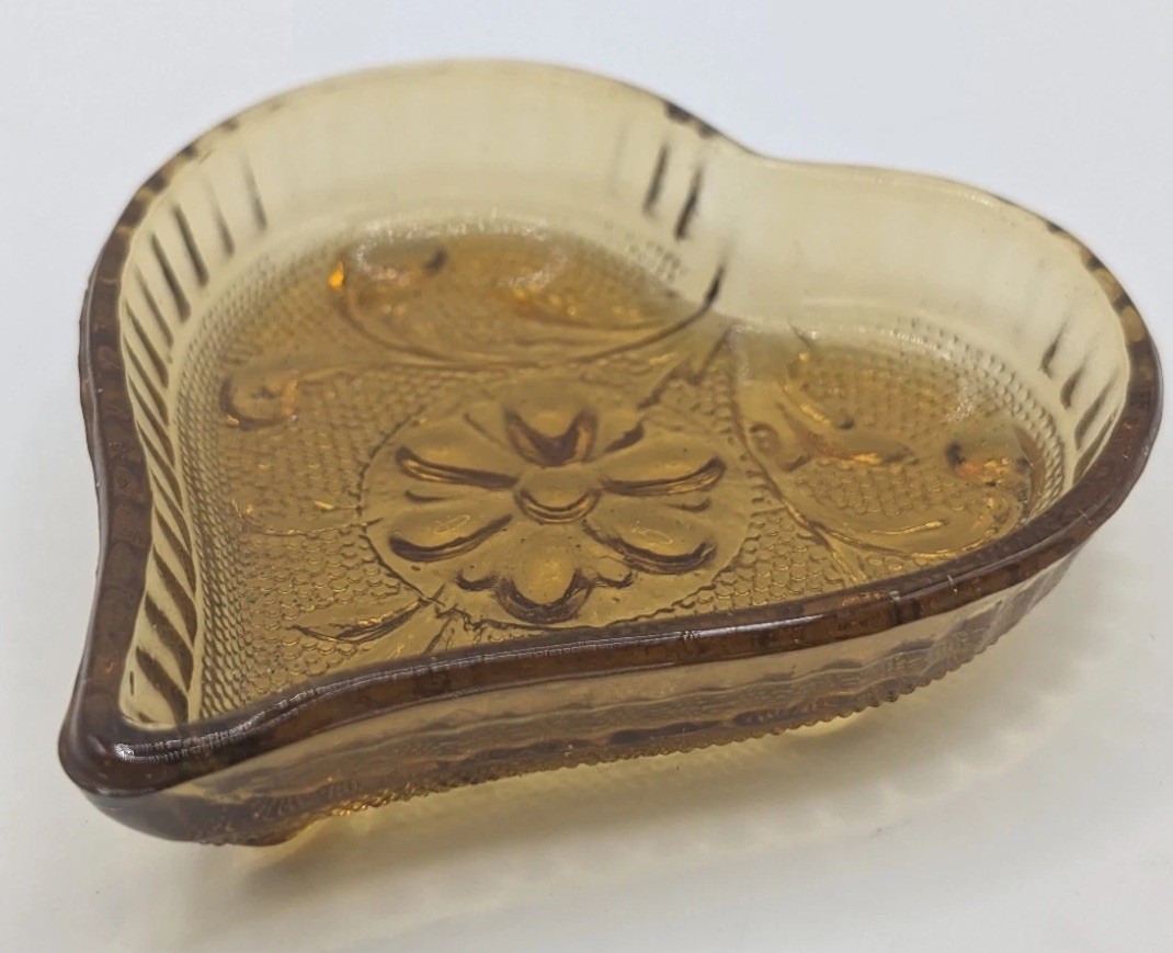 Vintage Indiana Glass Amber Heart Shaped Trinket Dish Vintage Indiana Glass Amber Heart Shaped Trinket Dish