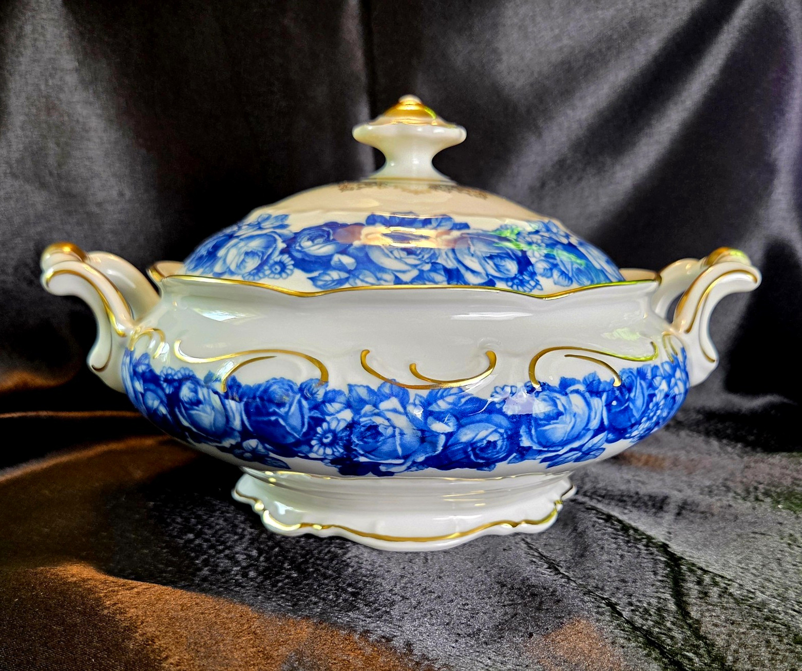 Schumann Germany “Heirloom” Blue Rose Porcelain Covered Serving Bowl – Gold Trim