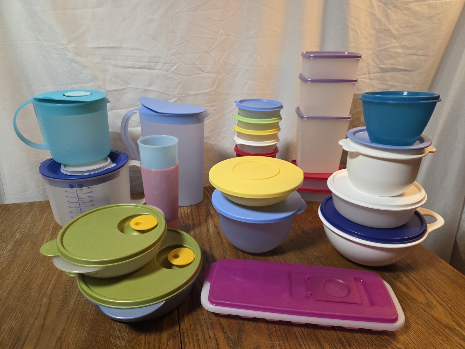 HUGE Vintage & Modern TUPPERWARE Lot more than 25 Pieces