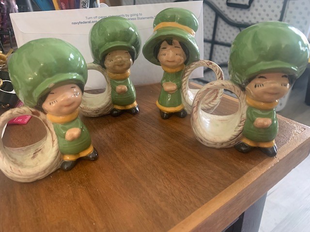 4 Vintage 70’s Dutch Boy And Girl Napkin Rings Holders Baskets Ceramic