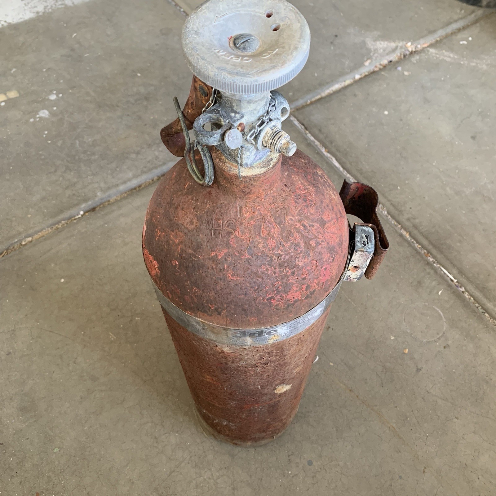 Vintage Kidde & Company Carbon Dioxide Fire Extinguisher Red,  Untested
