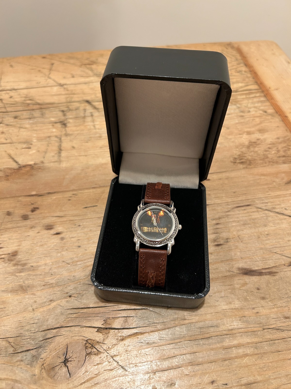 Pirates of the Caribbean Dead Man's Chest Collectible Watch Leather Band Box '06