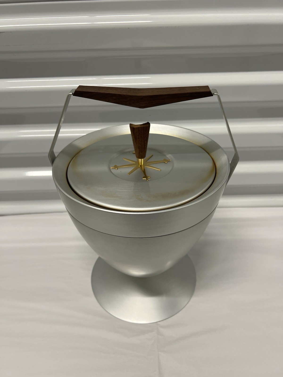 Vintage Mirro Medallion Aluminum Bullet Ice Bucket Teak Tripod Atomic MCM 1950s