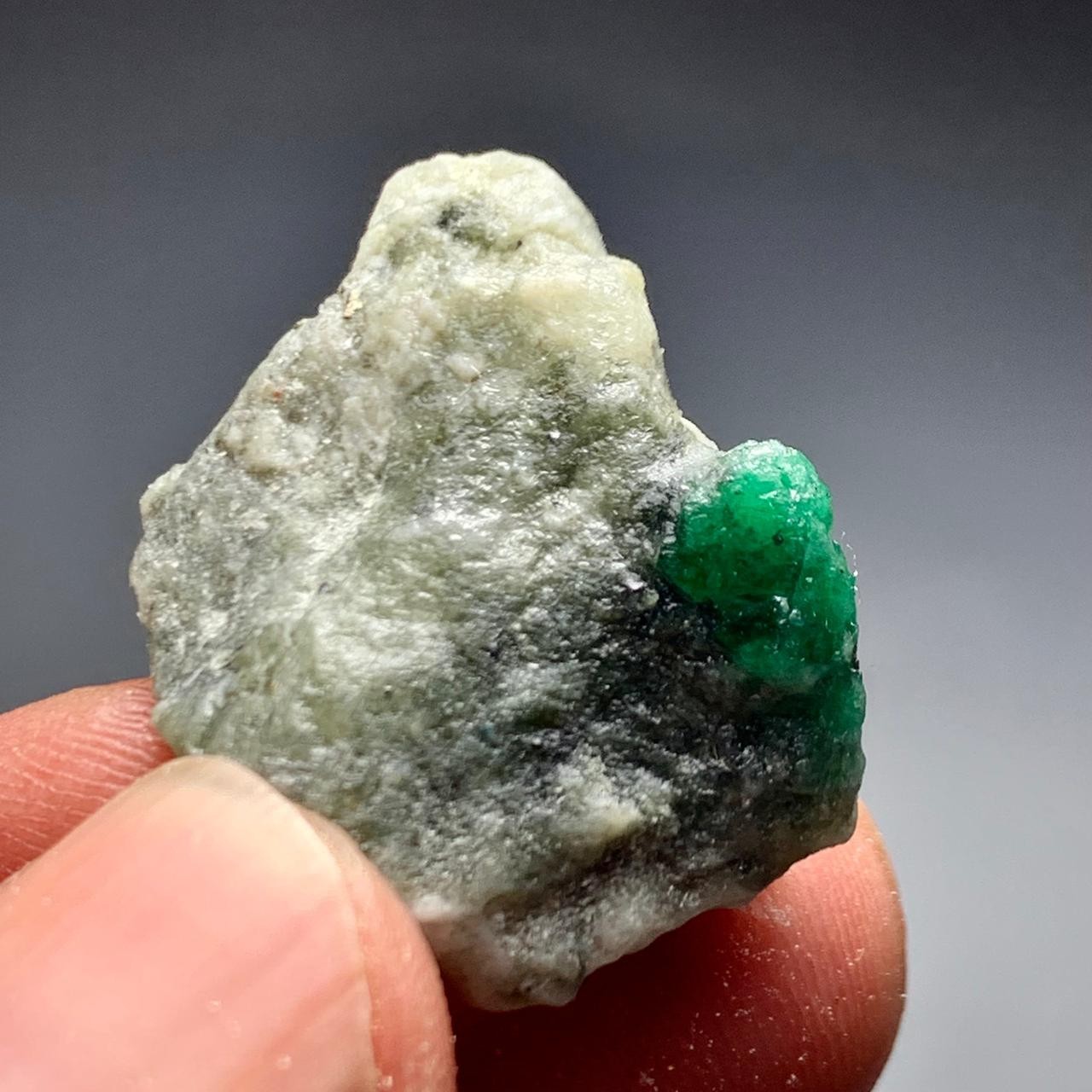 38 CT Terminated Natural Emearld Crystal Specimen From Swat Pakistan