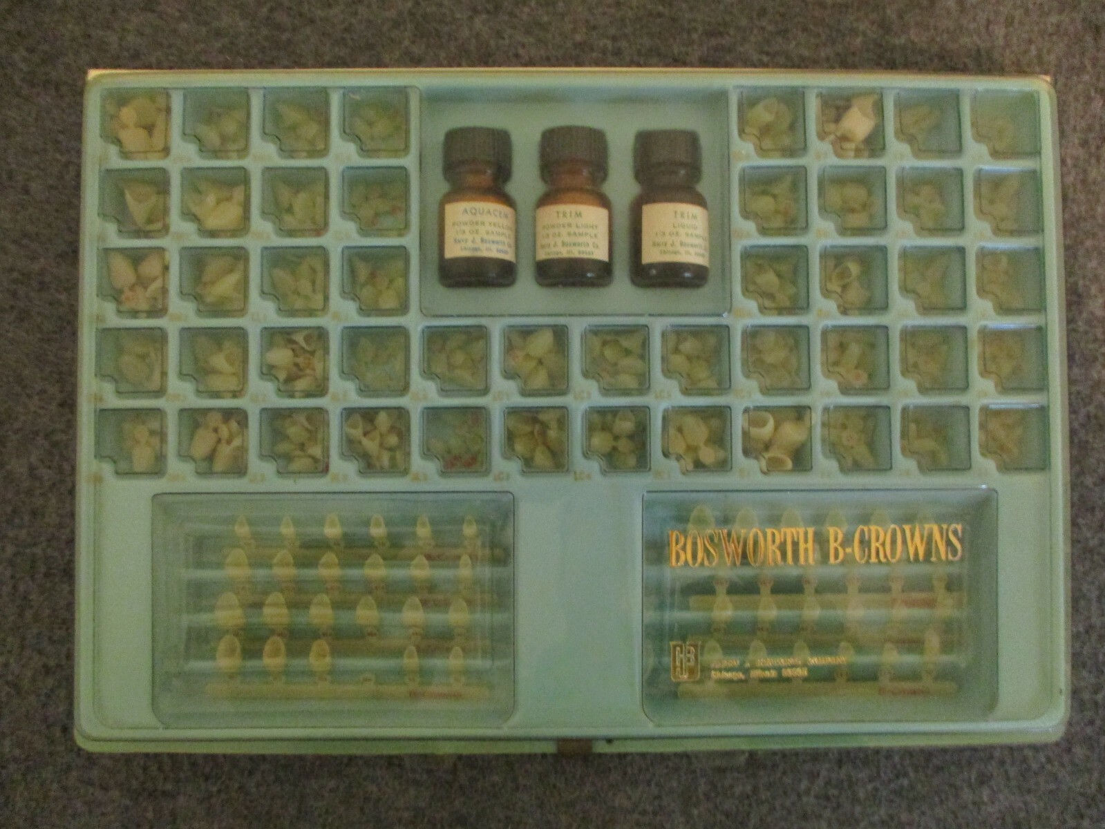VINTAGE DENTAL SET BOSWORTH B (HARRY J. BOSWORTH Co)- CROWNS LARGE SET 60605 USA