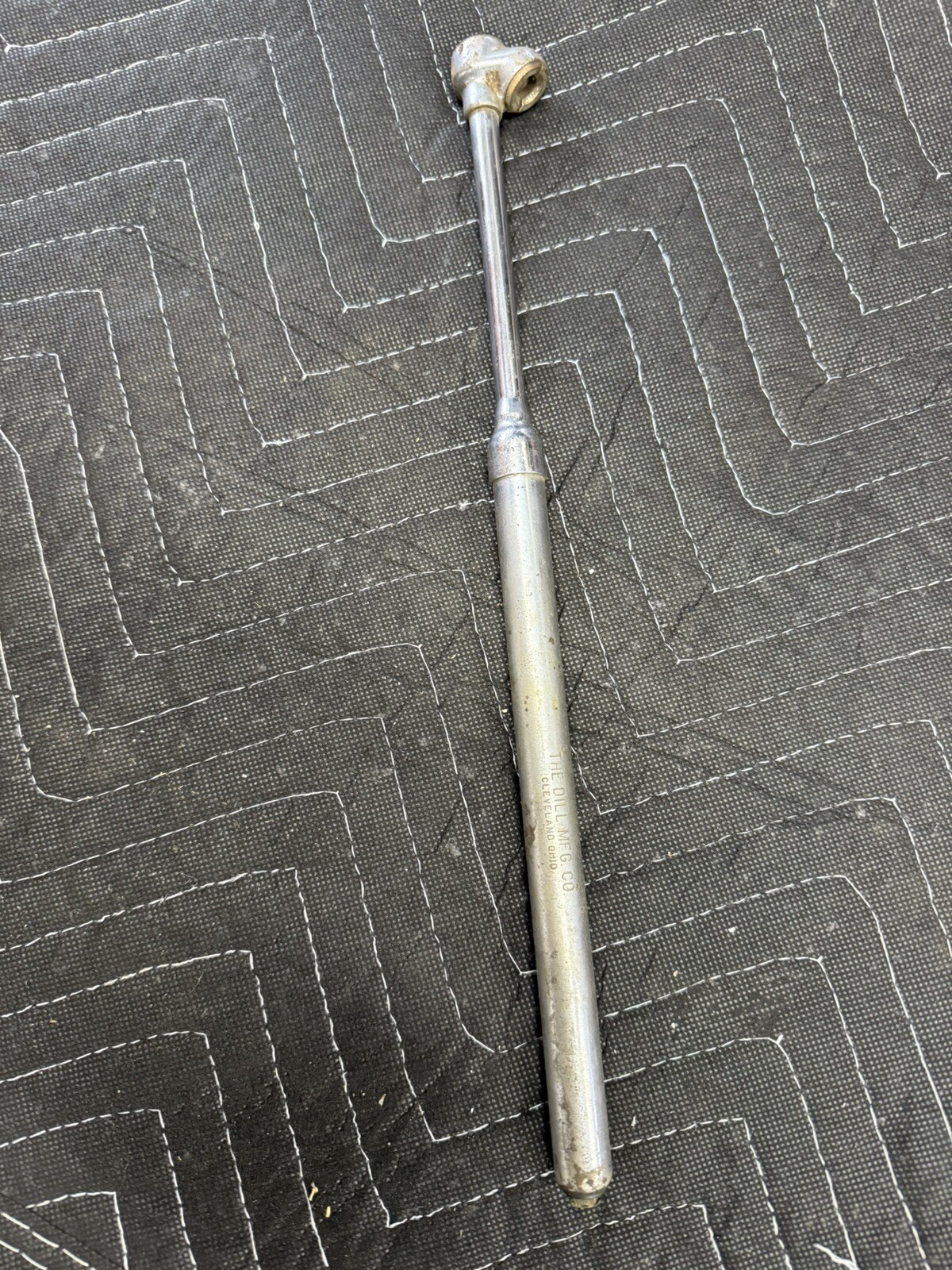 Vintage Dill Mfg Tire Pressure Gauge