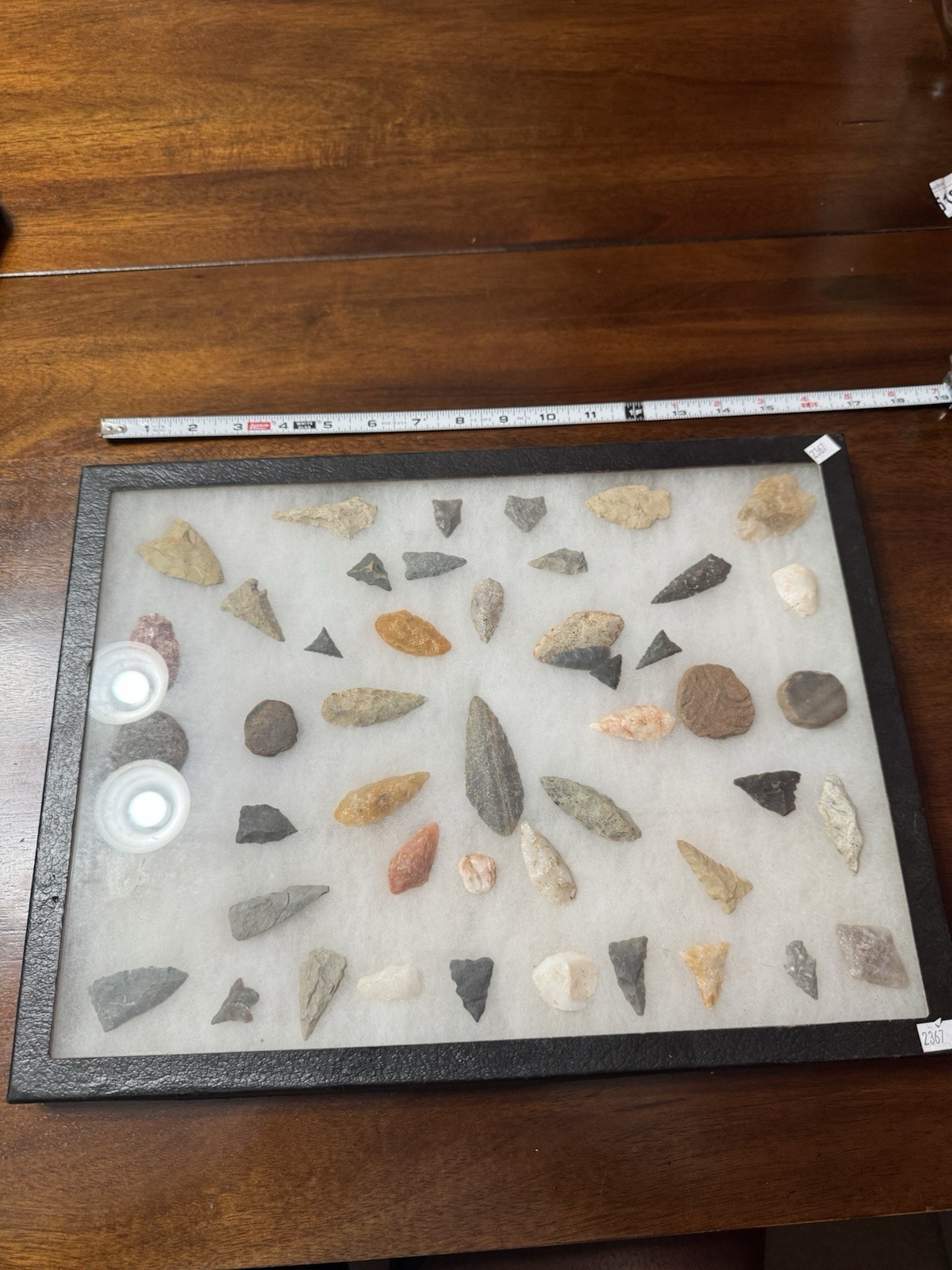 rare NATIVE AMERICAN INDIAN arrowhead /artifact collection 12”x16” Over 45 Piece
