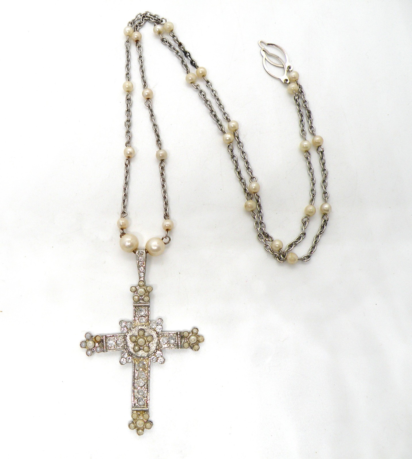 Vintage Faux Pearl Holy Cross Sweater Guard Button Hole Not Clip Retro Necklace