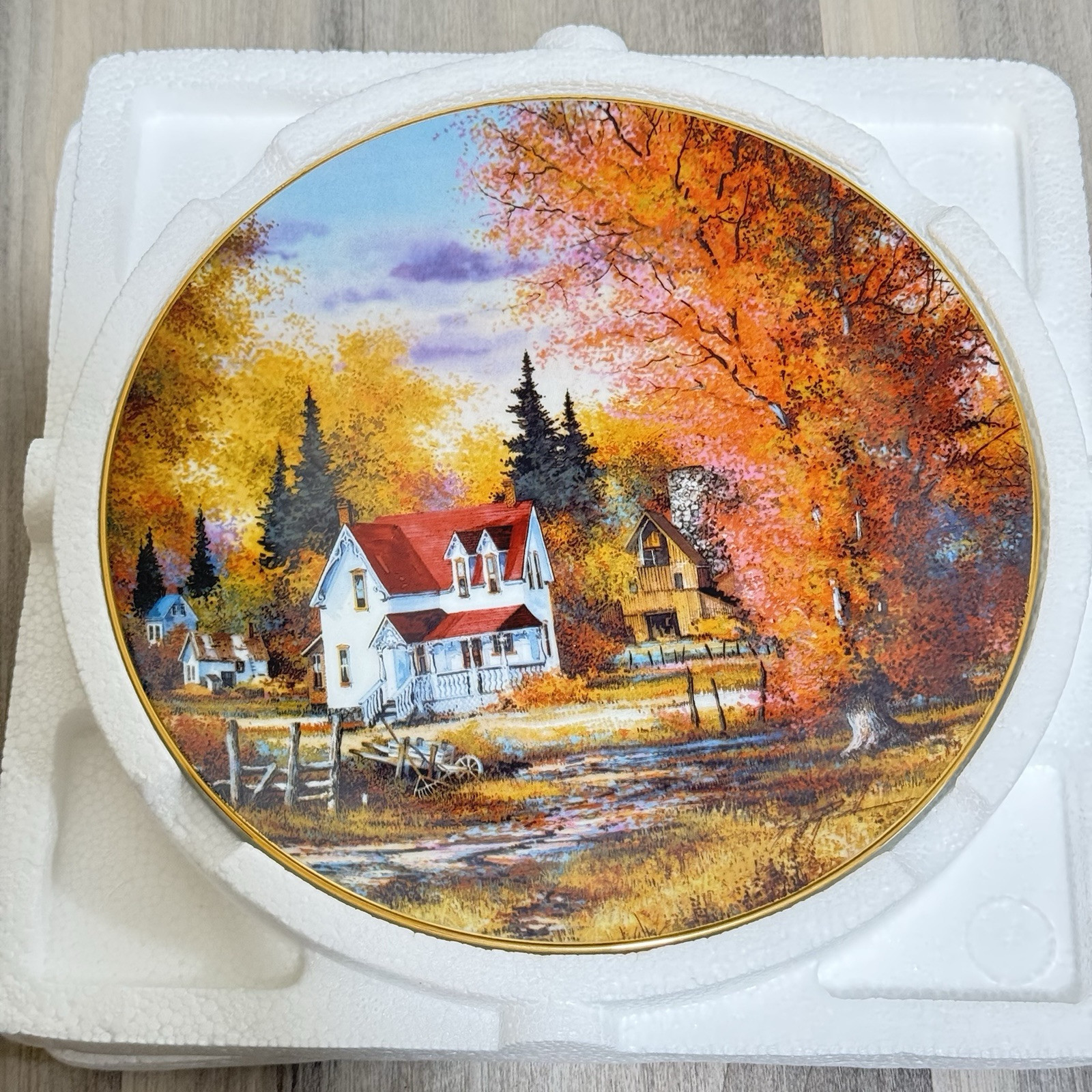 Vintage “Harvest Memories” plate by Knowles, featuring Kirk Randle’s autumn Vintage “Harvest Memories” plate by Knowles, featuring Kirk Randle’s autumn
