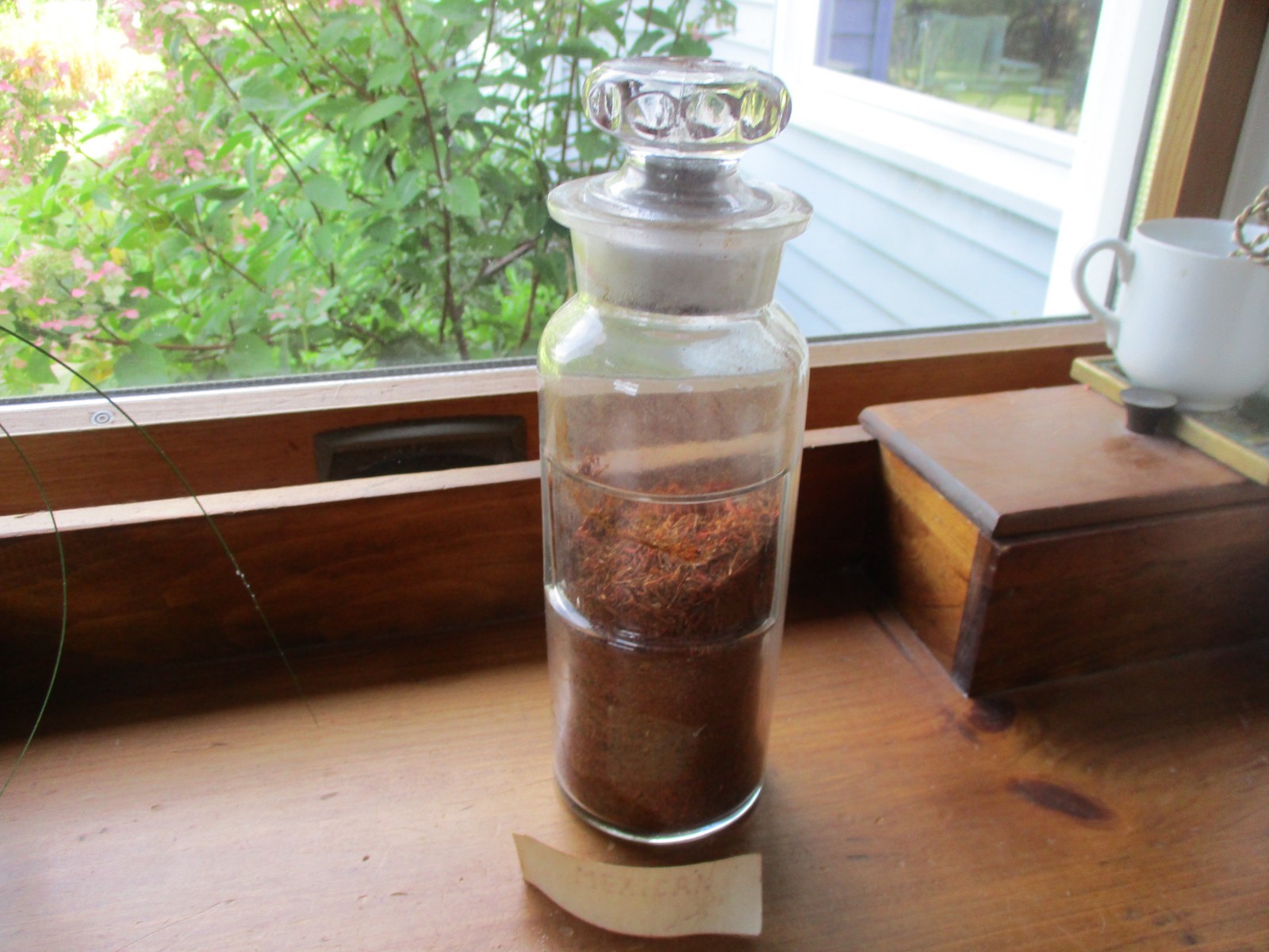 VTG MERCANTILE APOTHECARY GENERAL STORE PHARMACY GLASS DRUG BOTTLE JAR