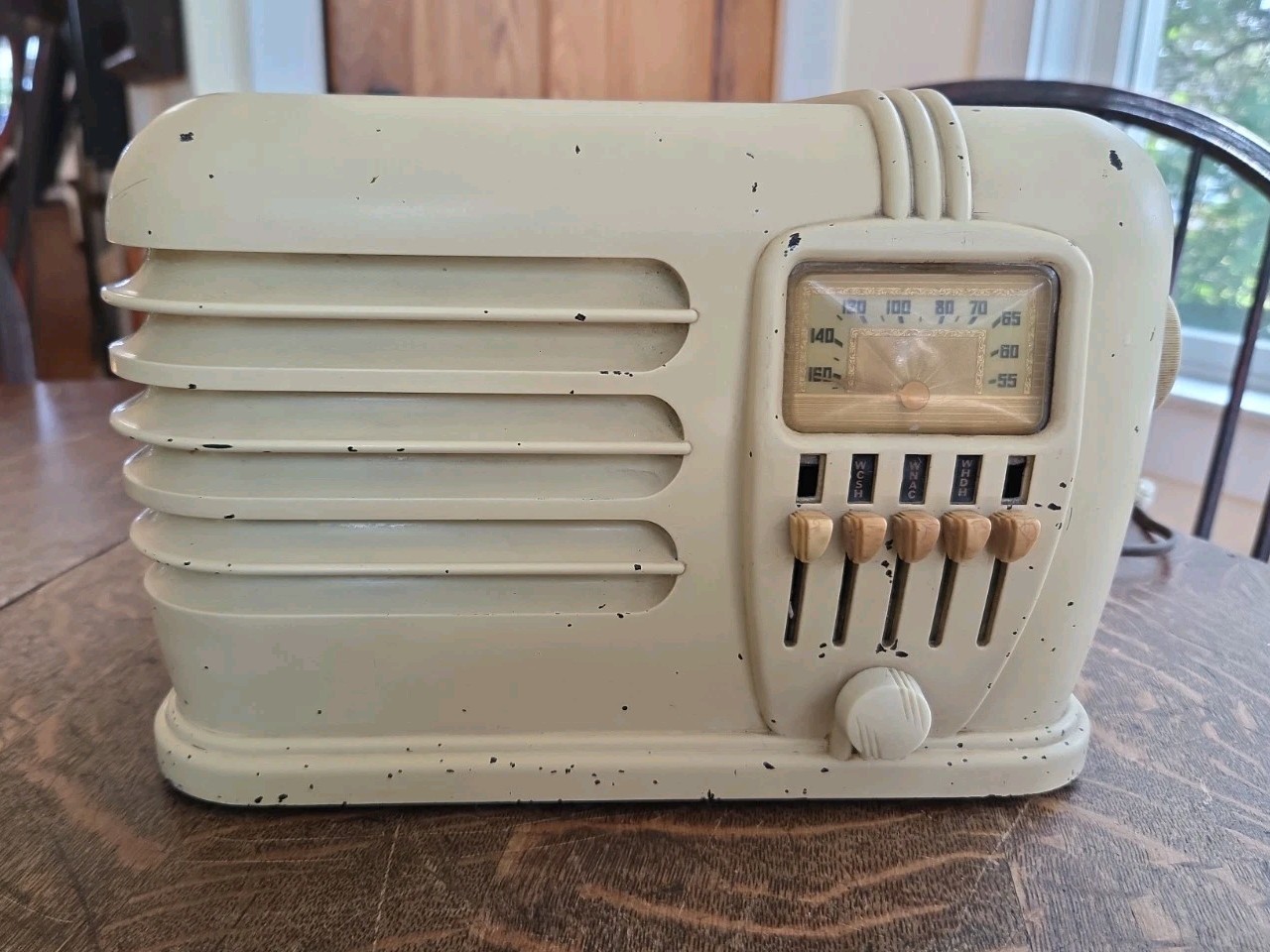 Vintage Belmont Model 636 Pushbutton Table Top AM Radio Working Vintage Belmont Model 636 Pushbutton Table Top AM Radio Working
