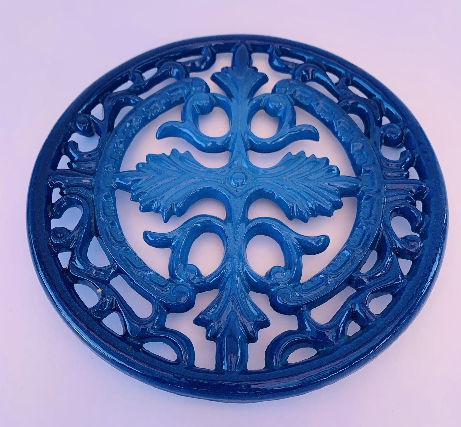 Vintage Cast Iron Round Trivet Two-Tone Blue Enamel 8”