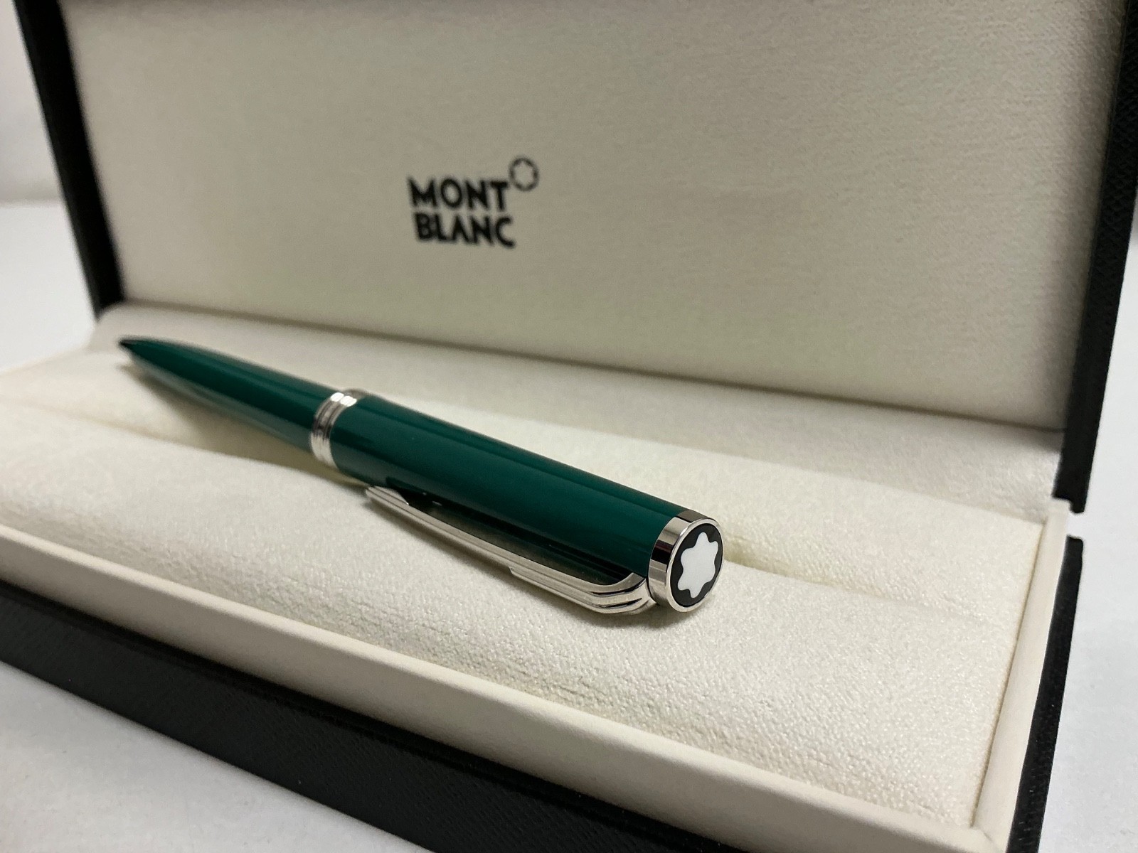 Montblanc PIX Deep Green Ballpoint Pen 128089 Box, Papers + Extra Refill