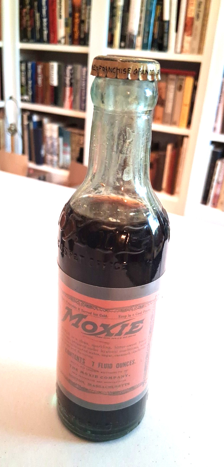 ORIGINAL 1940'S FULL MOXIE SODA BOTTLE W/ PYRO GLAZE LABEL & CAP  BOSTON MASS.