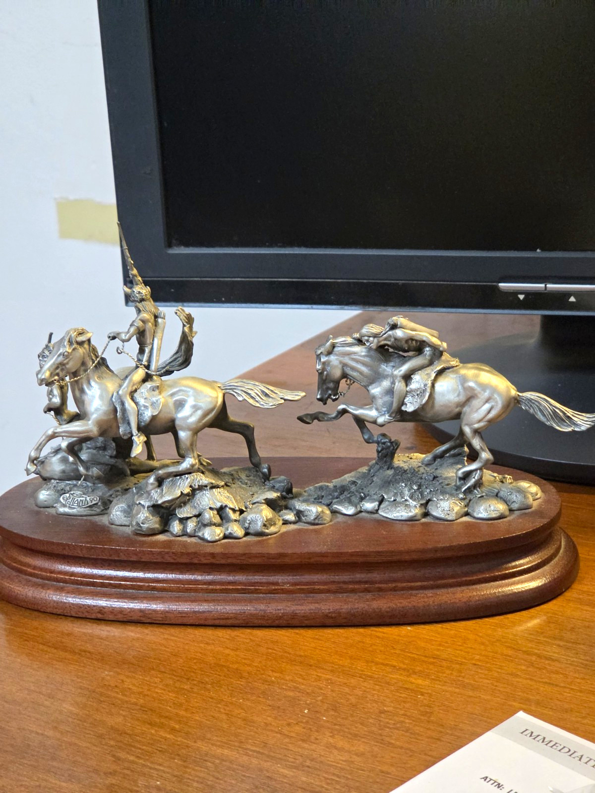 Metal Horse & Rider Warrior Battle Scene Sculpture, Wooden Base, 3D Silver Metal Horse & Rider Warrior Battle Scene Sculpture, Wooden Base, 3D Silver