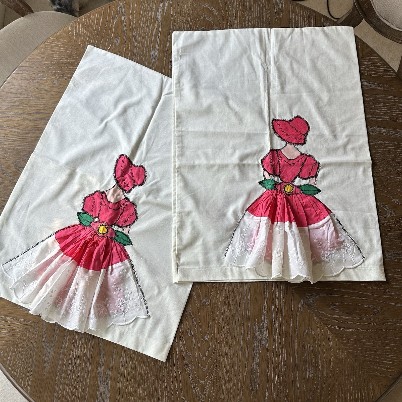 Set Of 2 VTG Southern Belle Appliqué Pillowcase Standard 26x19 Ruffle Trim Pink Set Of 2 VTG Southern Belle Appliqué Pillowcase Standard 26x19 Ruffle Trim Pink