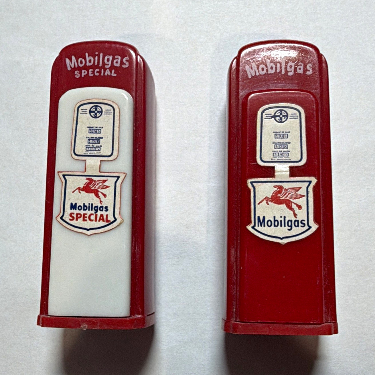 Mobil Mobilgas Special Gas & Oil Salt & Pepper Shaker Set Red/White Mobil Mobilgas Special Gas & Oil Salt & Pepper Shaker Set Red/White