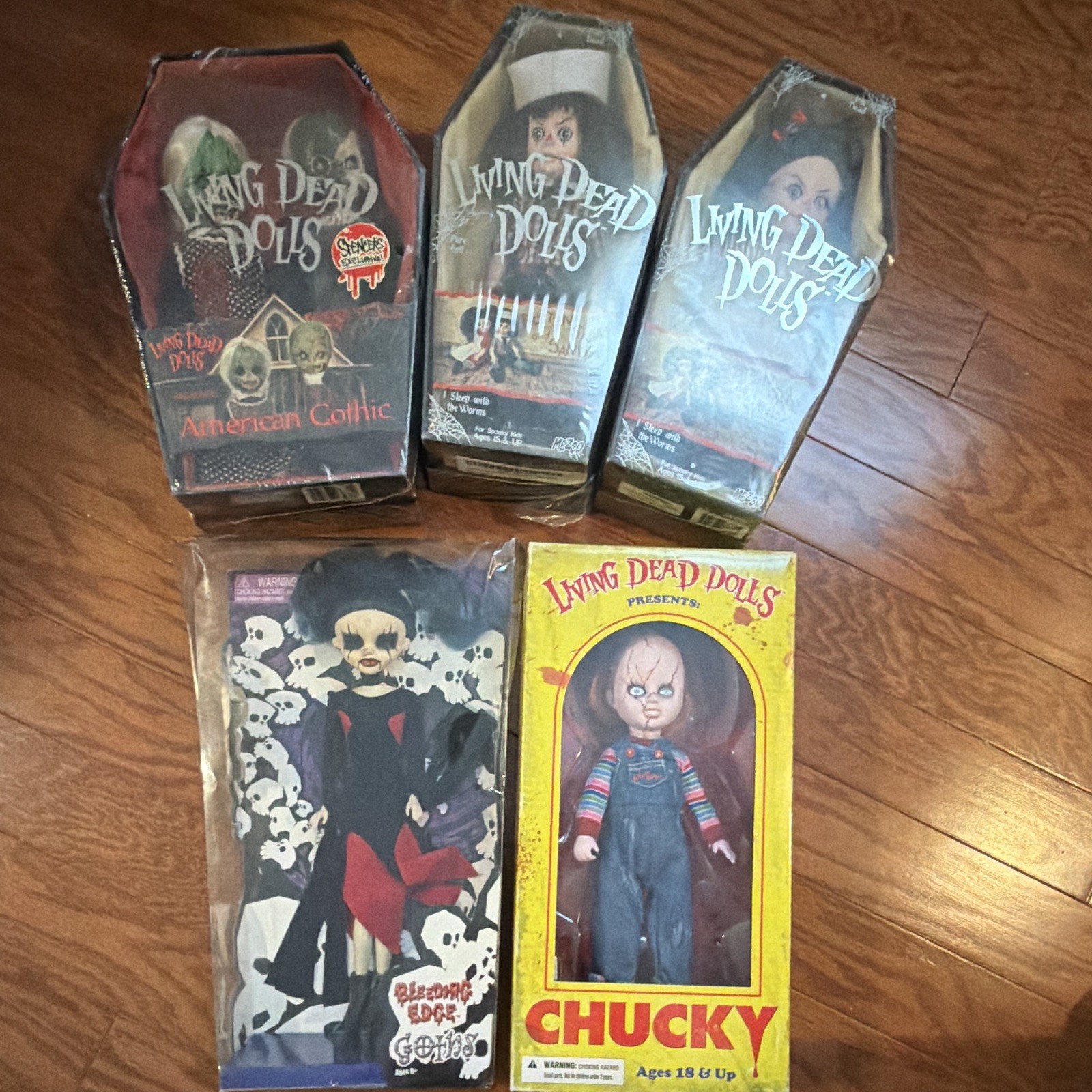 Living Dead Dolls Lot: Chucky, American Gothic, Rotten Son & Sandy