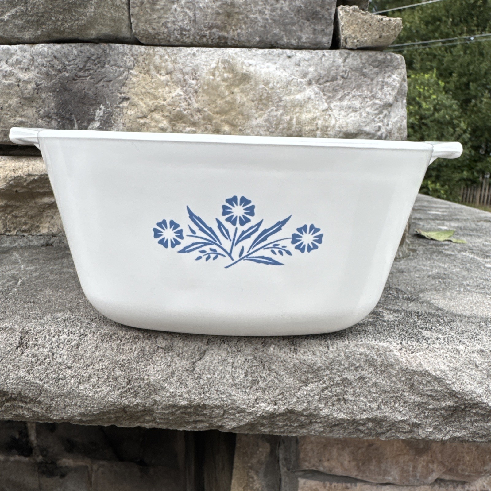  VTG Corning Ware 1960s P-1  3/4 -B Quart Casserole Dish ~ Cornflower Blk. Stamp