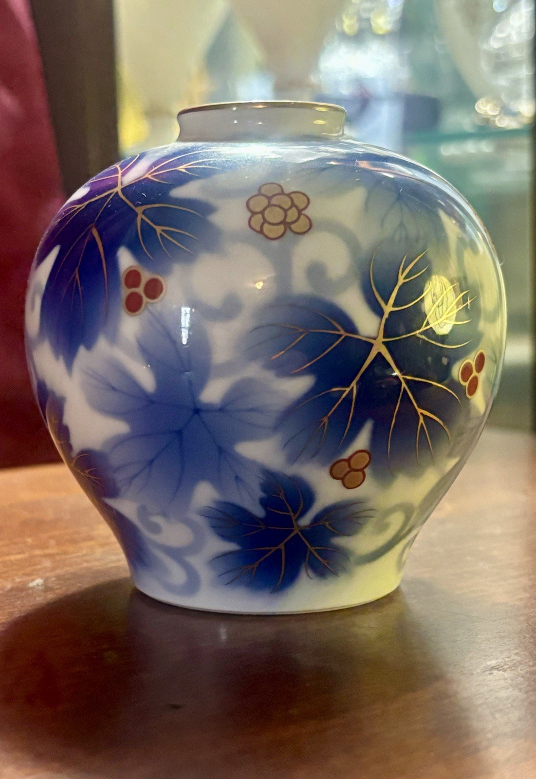Vintage Japanese Hand Painted Vase Blue Gold Leaf Motive (Exc Cond)