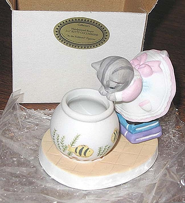 Kitty Cucumber AT THE FISHBOWL Porcelain Figurine BEST EBAY PRICE MINT IN BOX