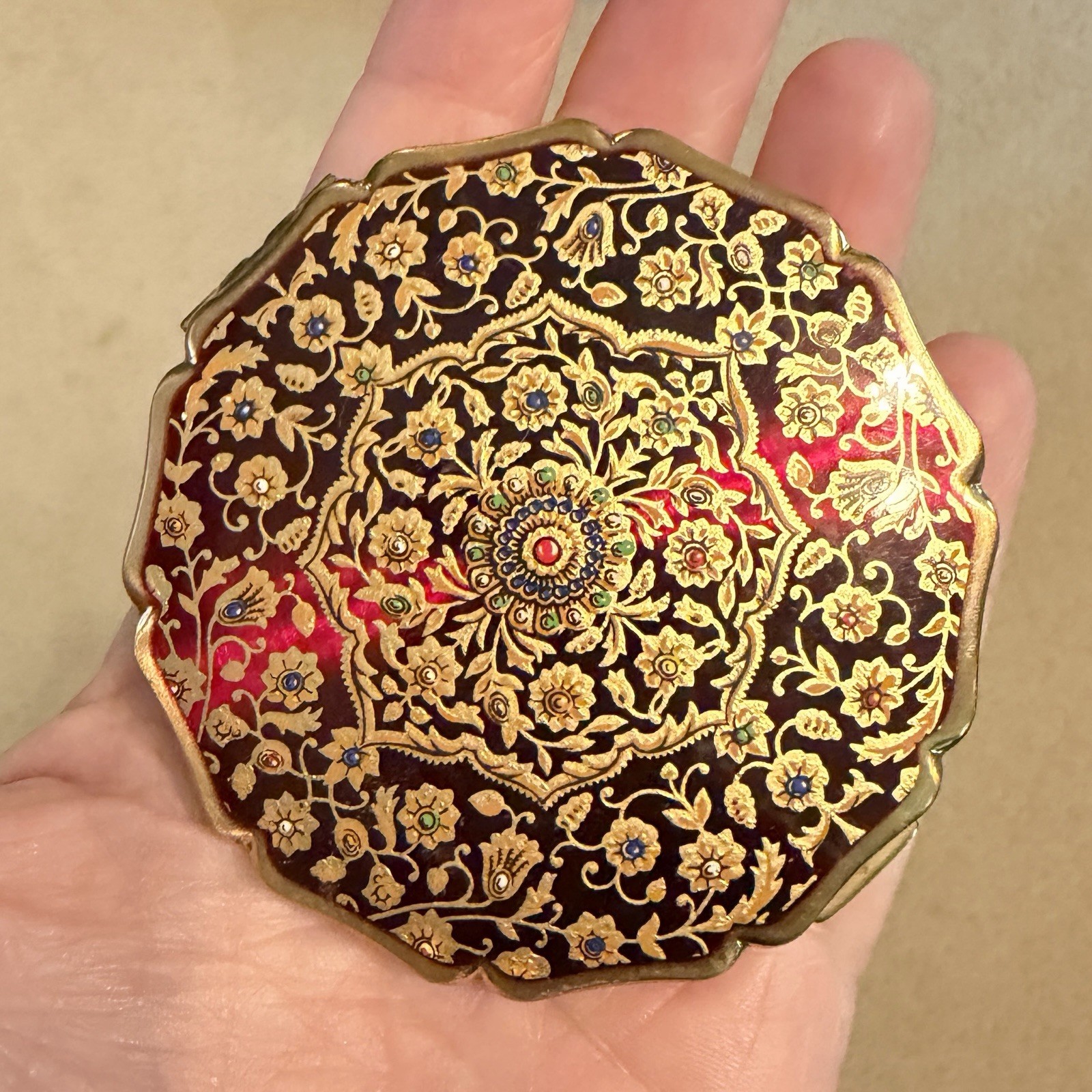 Vintage Stratton Compact Case Powder Mirror England Red Gold Scallop Edges READ Vintage Stratton Compact Case Powder Mirror England Red Gold Scallop Edges READ