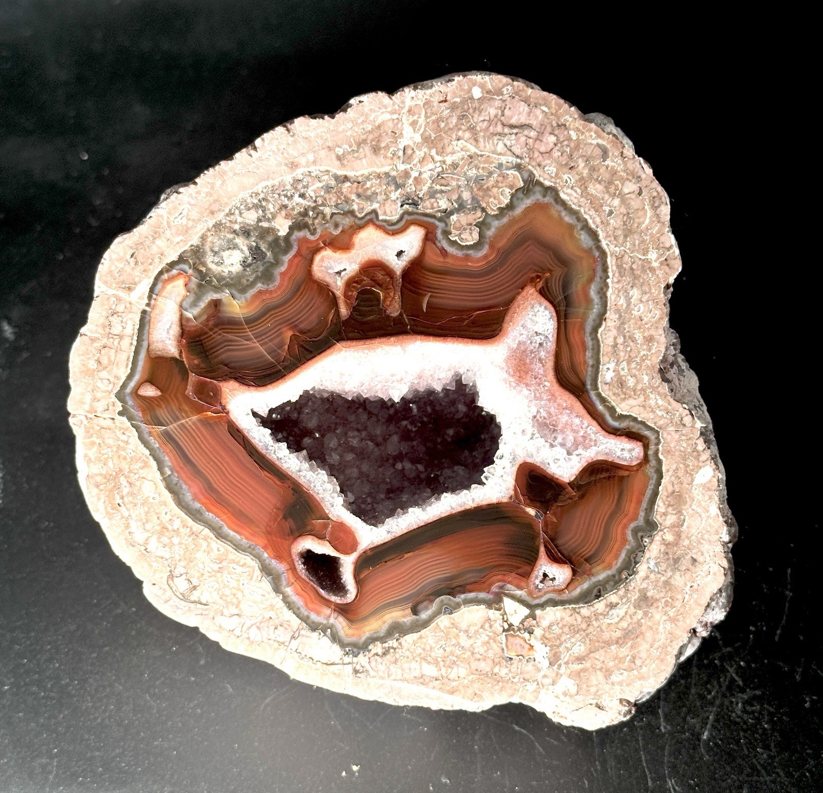 Large Baker Ranch Thunderegg Red & White Banding Quartz Geode Fluorescent 4.5”