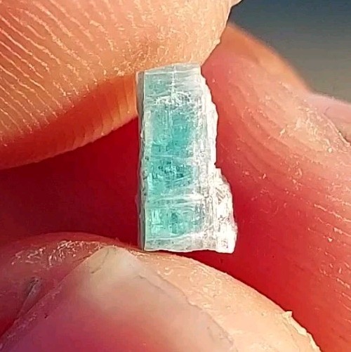 GEM PARAIBA CUPRIAN BLUE TOURMALINE COPPER BEARING BATALHA MINE BRAZIL